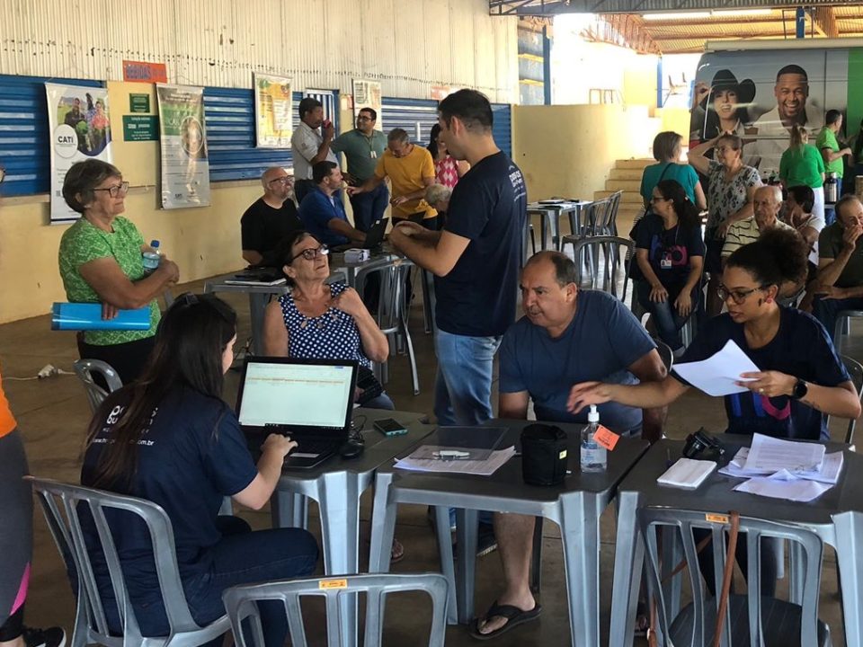 As equipes do Hospital de Amor atenderam 62 pessoas dentro do trabalho de rastreios de câncer de pele, boca e de pulmão realizado nos dias 18 e 25, no barracão da Igreja Sebastião na Cachoeirinha (40 atendimentos) e na capela da comunidade das Três Barras (22 pessoas), em Barretos.