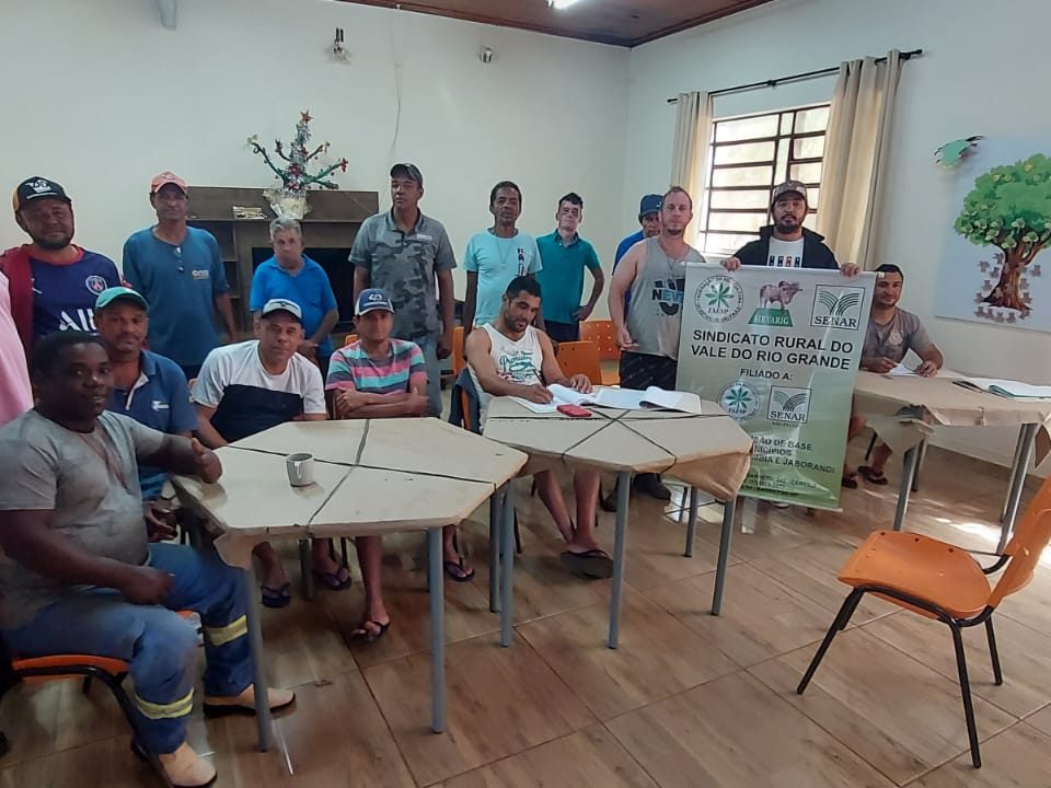 A cidade de Colina recebeu durante os dias 15, 16 e 17 de agosto, o módulo I do curso de pedreiro, na fazenda Monte Belo, em Colina.