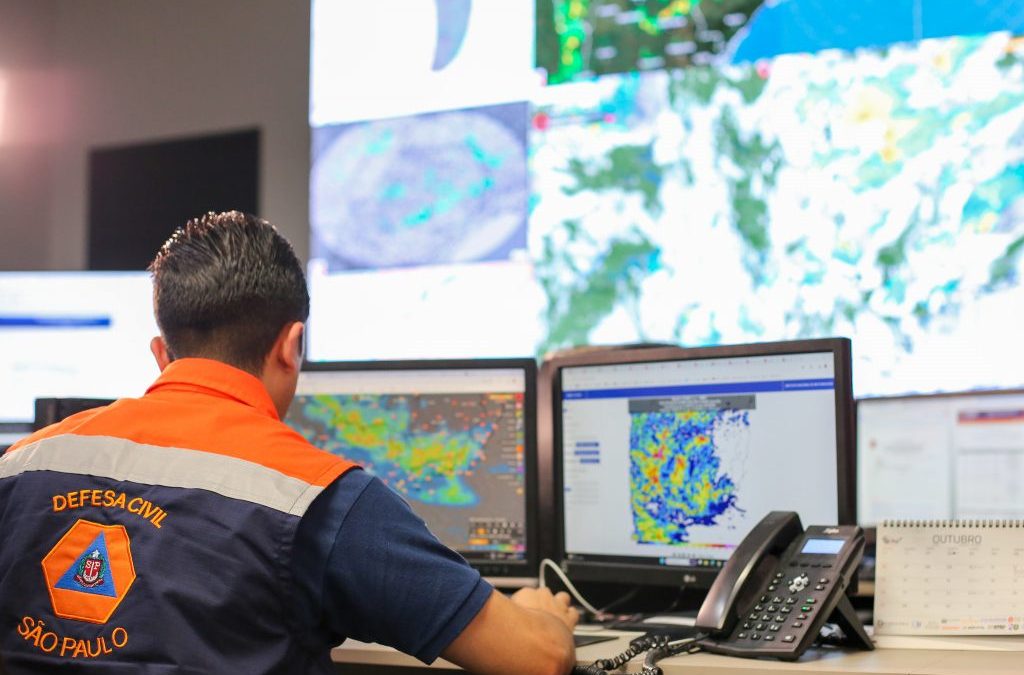 A Defesa Civil do Estado informa que uma nova frente fria trará chuva para São Paulo nesta sexta-feira (20) e sábado (21).