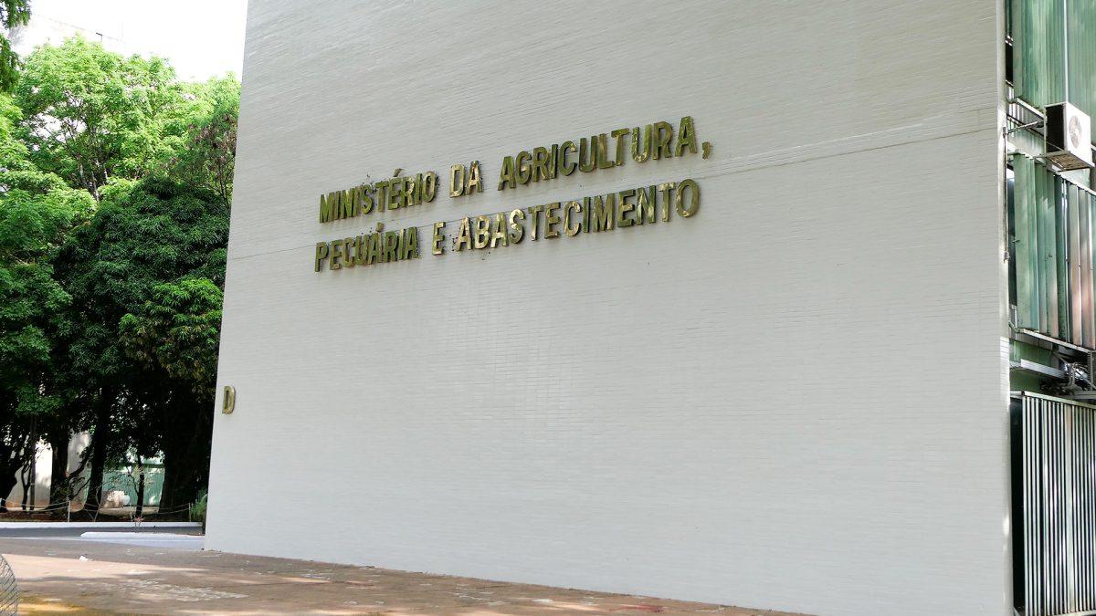Os ministérios de Minas e Energia (MME) e da Pesca e Aquicultura (MPA) publicaram a Portaria Interministerial nº 4/2026, que estabelece regras para o uso de Áreas de Preservação Permanente (APPs) e das bordas de reservatórios de hidrelétricas em atividades aquícolas.