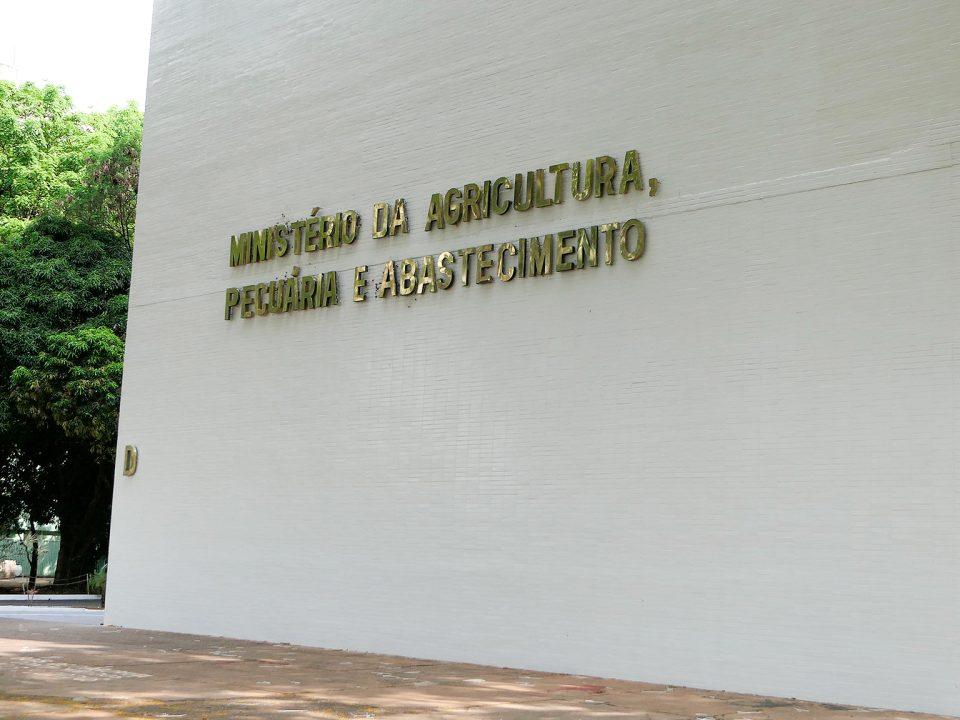 Os ministérios de Minas e Energia (MME) e da Pesca e Aquicultura (MPA) publicaram a Portaria Interministerial nº 4/2026, que estabelece regras para o uso de Áreas de Preservação Permanente (APPs) e das bordas de reservatórios de hidrelétricas em atividades aquícolas.
