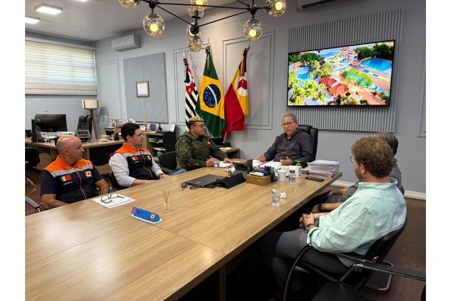 O comandante da Polícia Ambiental da Companhia de Franca participou de reunião na Prefeitura da Estância Turística de Barretos onde foi reforçada a cooperação entre o município e a corporação, através da Atividade Delegada