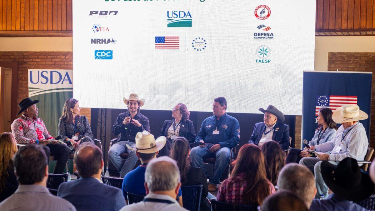 Especialistas brasileiros e americanos se reuniram na manhã desta terça-feira (25) para debater genética, nutrição e saúde animal durante o seminário “Conexão Agrícola Brasil-EUA”, realizado na Pousada dos Tropeiros, no Parque do Peão, durante a 71ª Festa do Peão de Barretos.